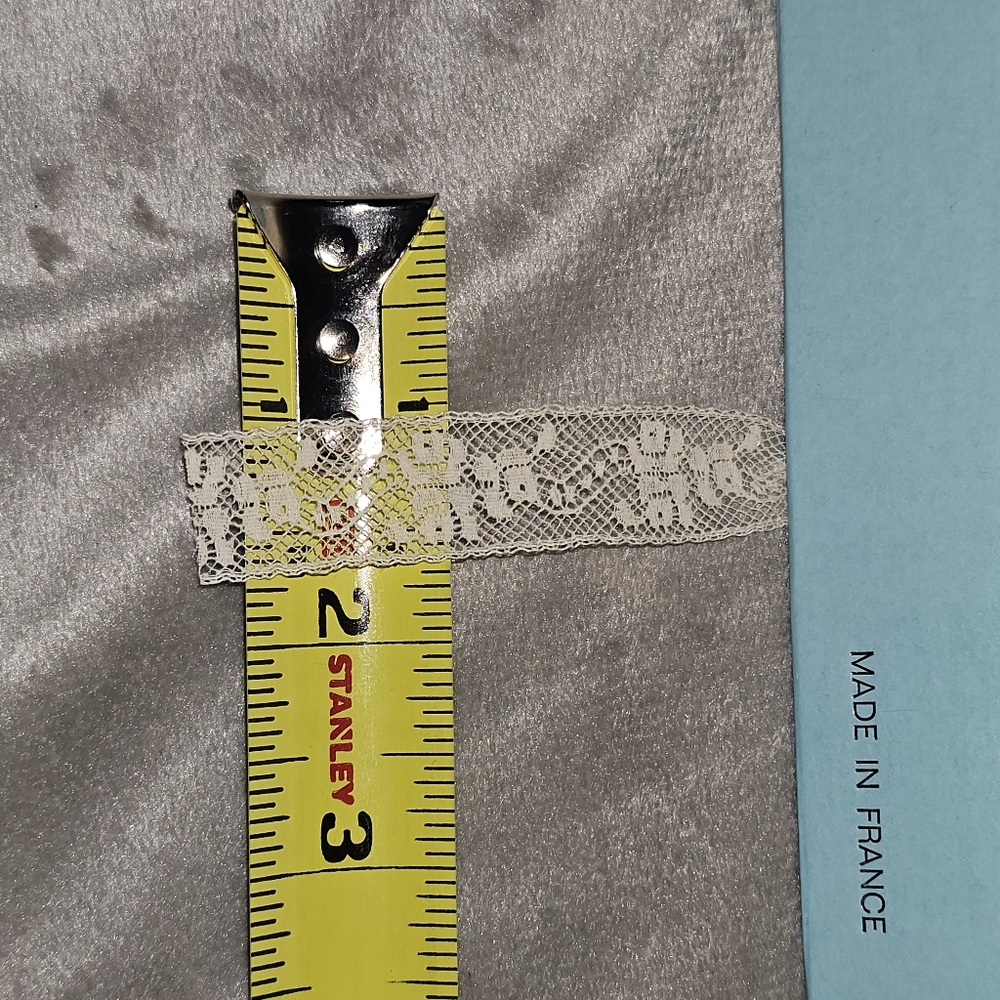 95+ Yards Vintage Lace & Trim - Picture 9 of 16